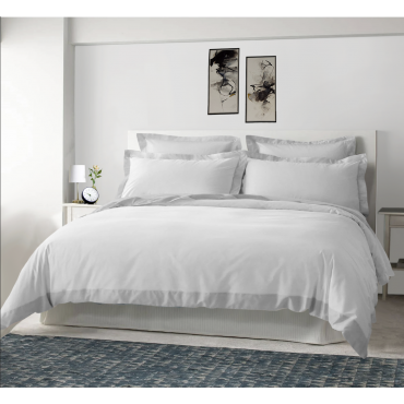 Conjunto de cama de 3 peças com borda colorida - capa de edredom + 2 fronhas - Sublime